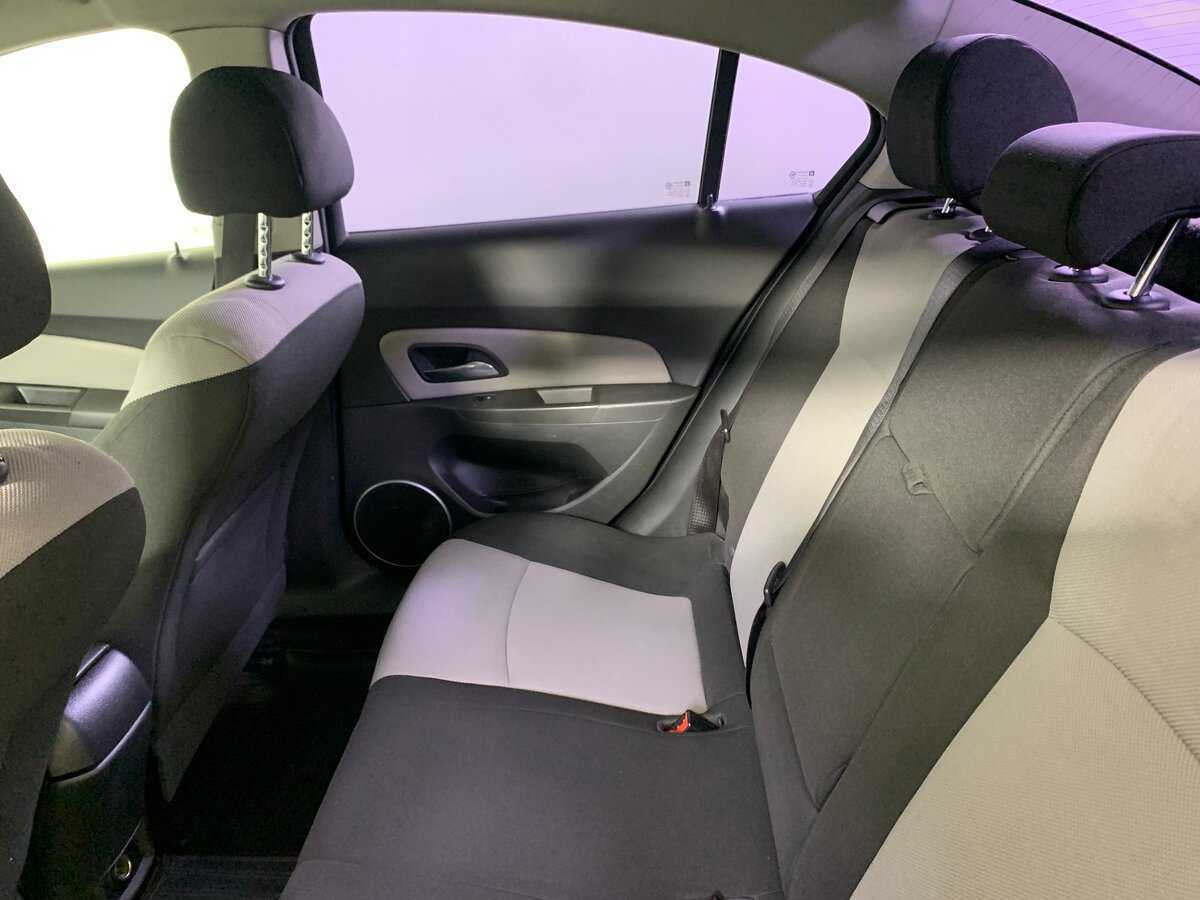 Б/У Шевроле Круз 2013 года. Фото: #16