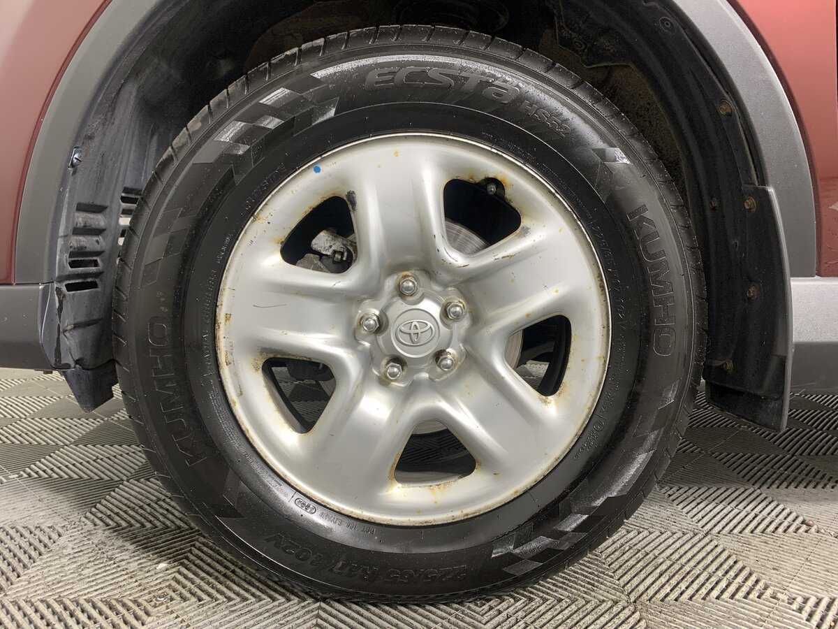 Б/У Тойота Рав4 2018 года. Фото: #8