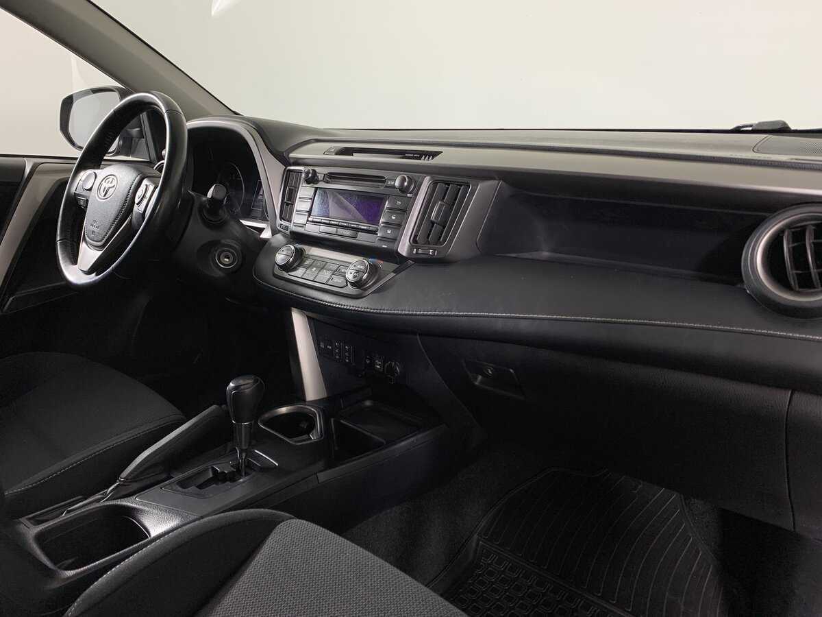 Б/У Тойота Рав4 2018 года. Фото: #13