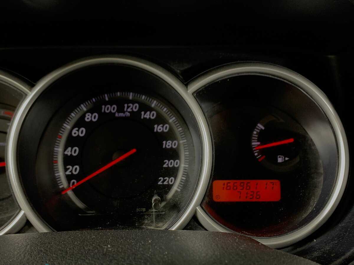 Б/У Ниссан Тиида 2011 года. Фото: #14