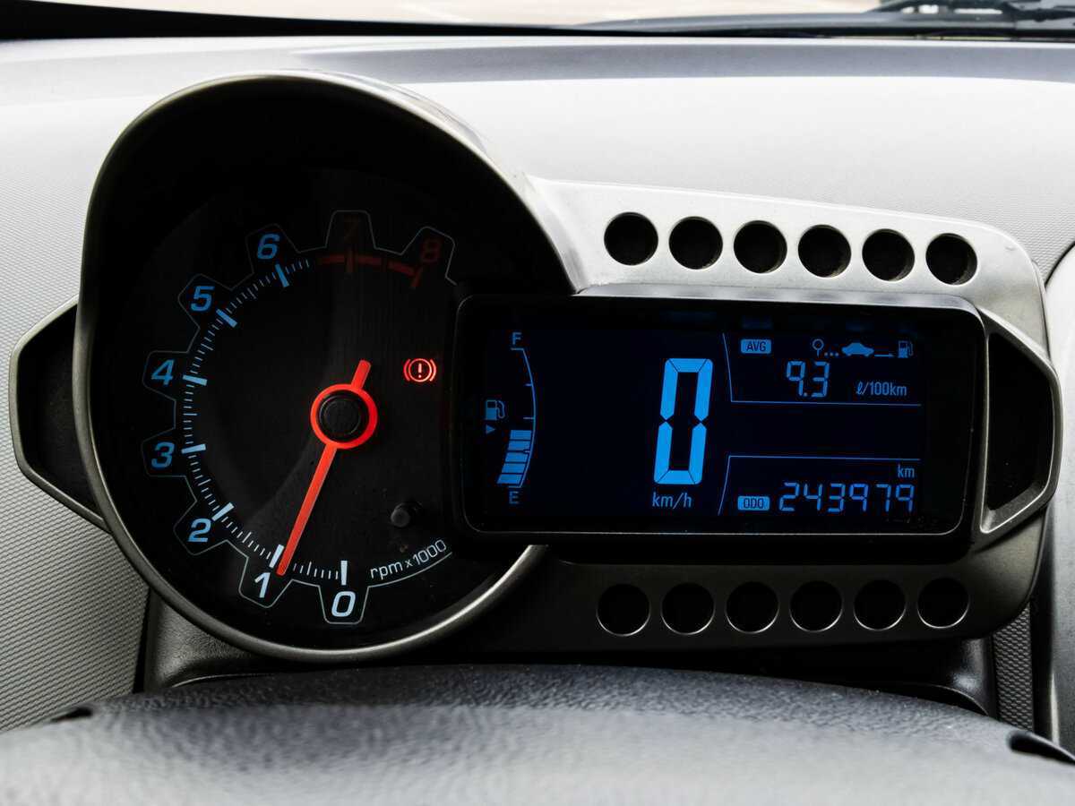 Б/У Шевроле Авео 2013 года. Фото: #12