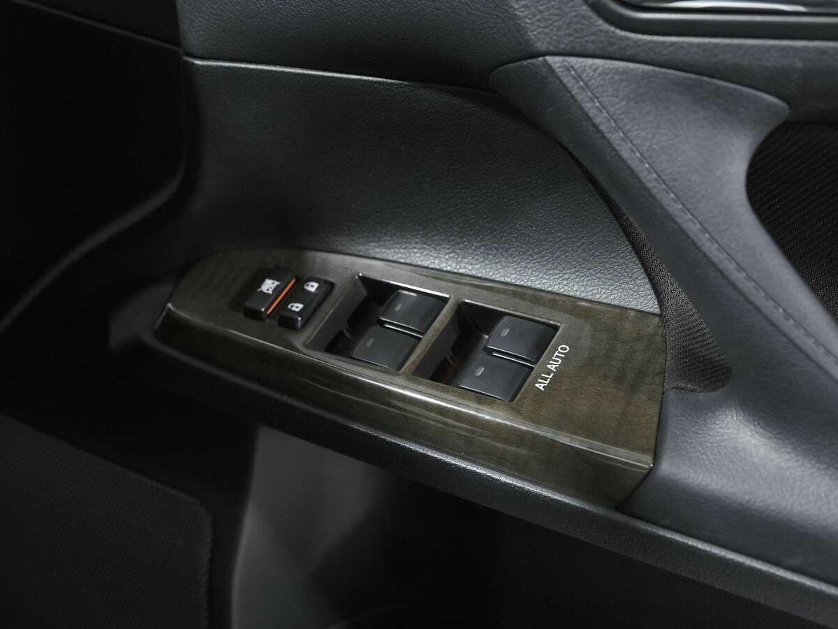 Б/У Тойота Mark X 2016 года. Фото: #13