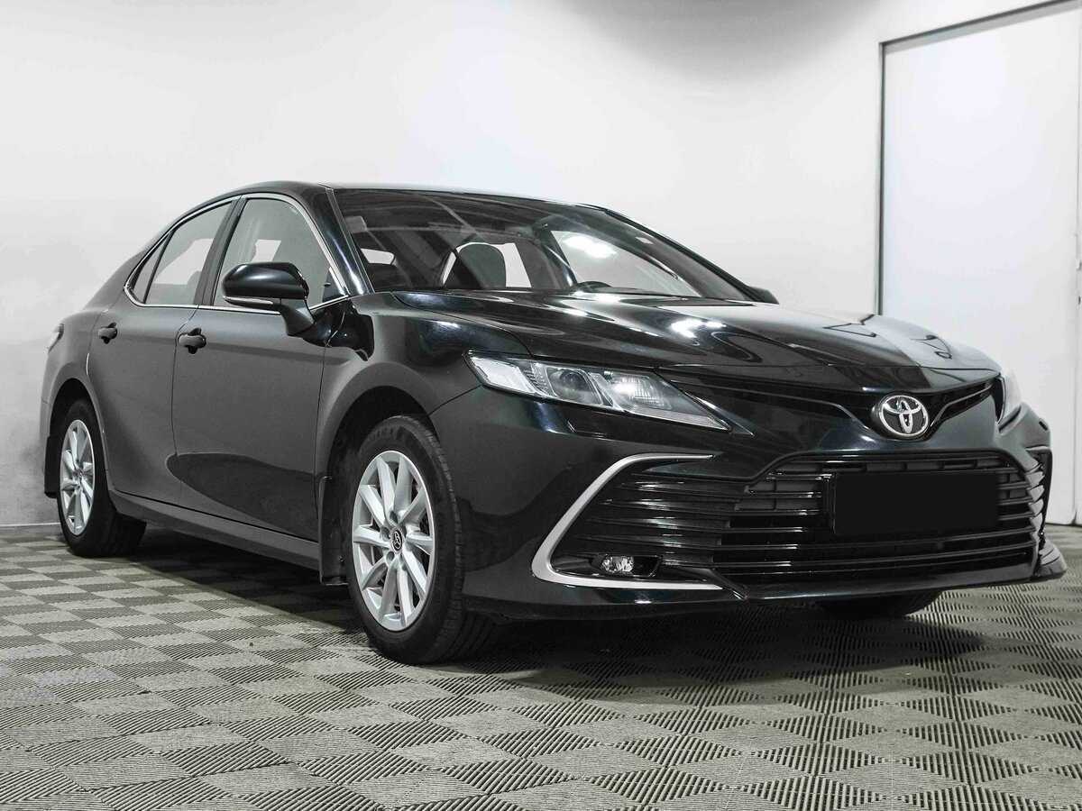 Б/У Тойота Камри 2021 года. Фото: #2