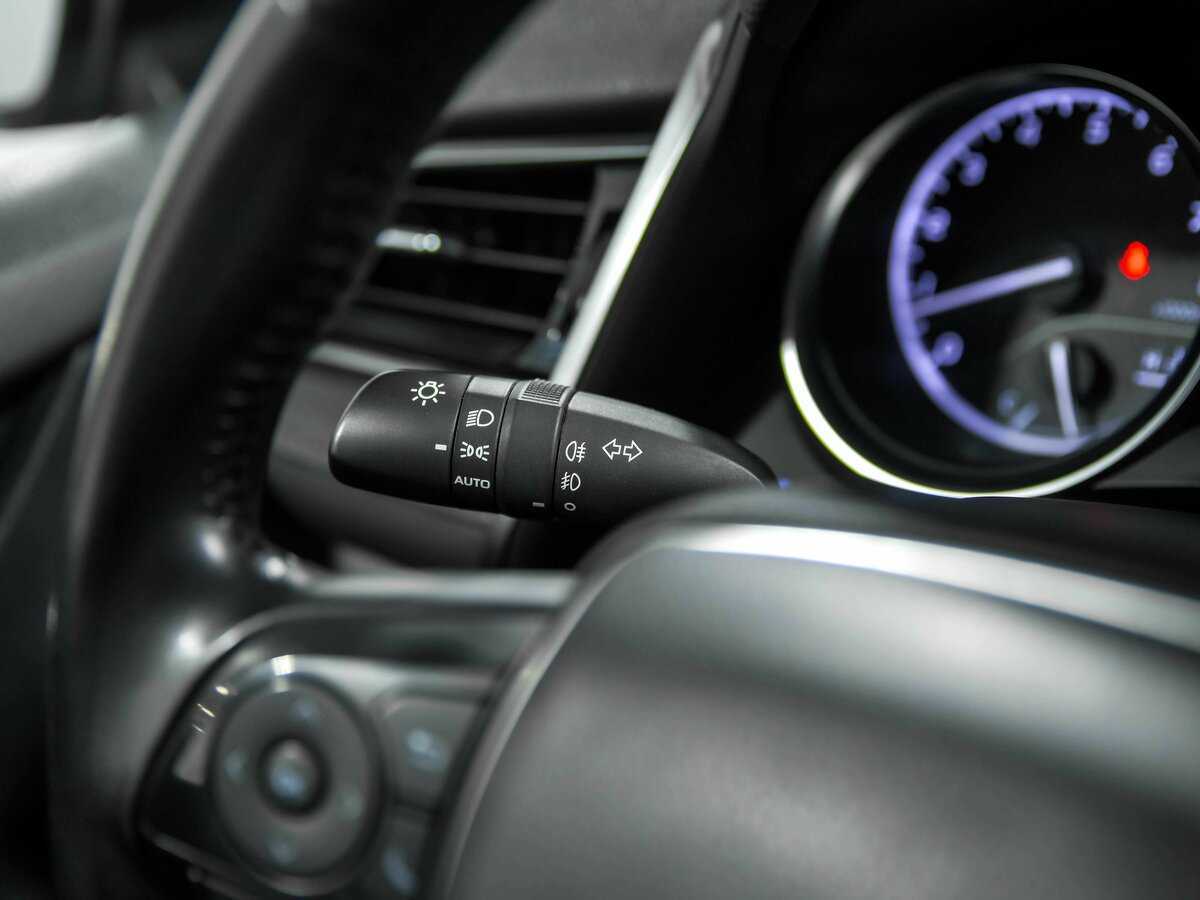 Б/У Тойота Камри 2021 года. Фото: #7