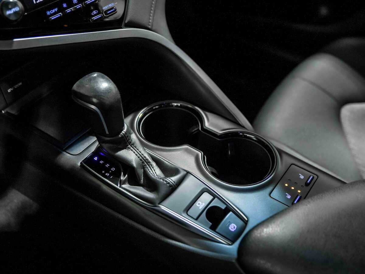 Б/У Тойота Камри 2021 года. Фото: #12