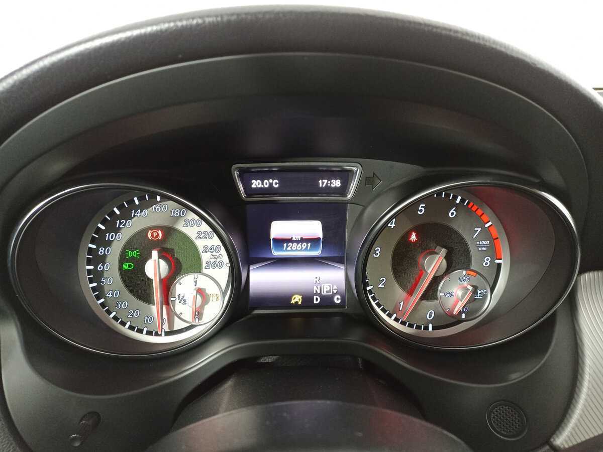 Б/У Мерседес-Бенц ГЛА 2015 года. Фото: #12