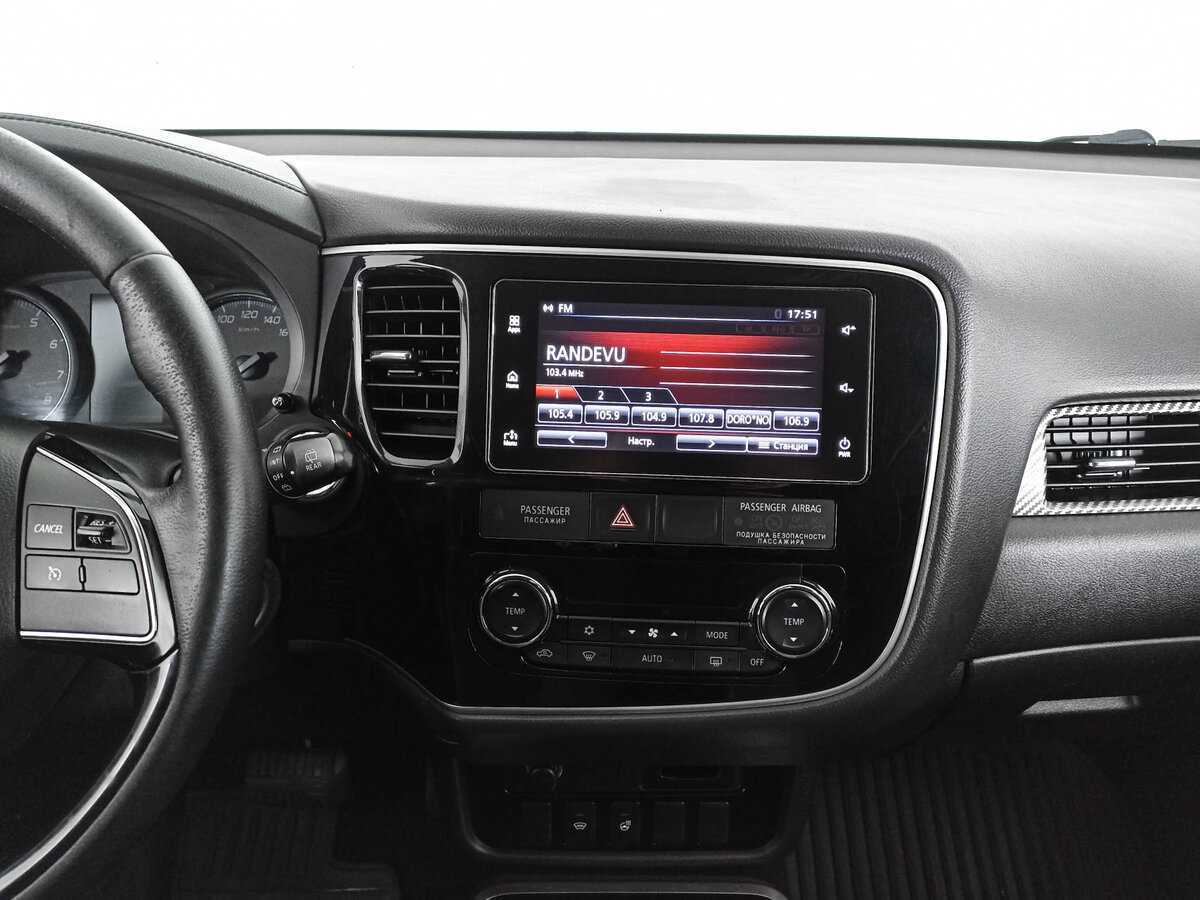 Б/У Митсубиши Оутлэндер 2018 года. Фото: #14