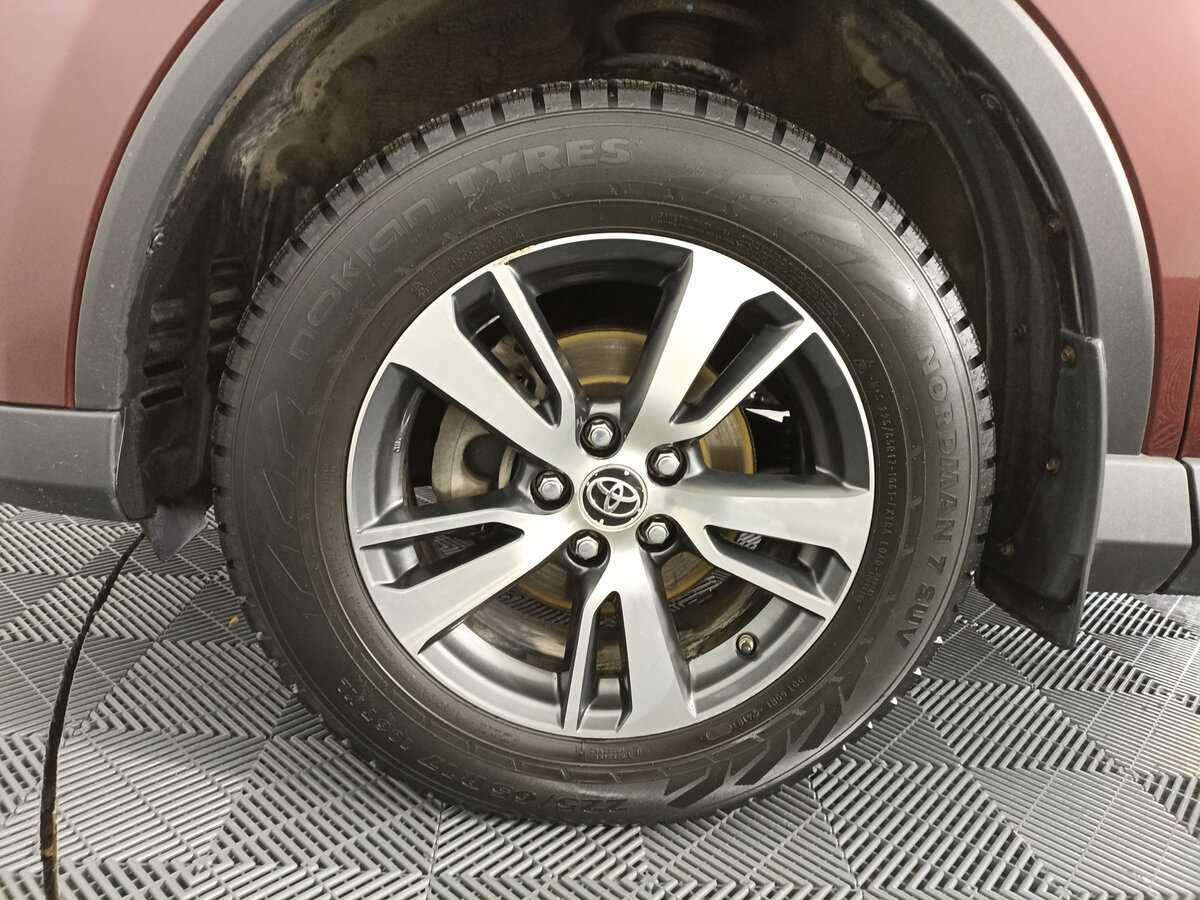 Б/У Тойота Рав4 2018 года. Фото: #17