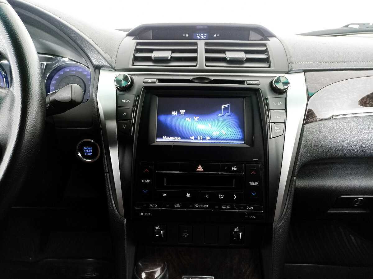 Б/У Тойота Камри 2017 года. Фото: #14