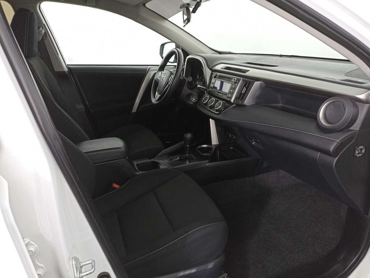 Б/У Тойота Рав4 2017 года. Фото: #5