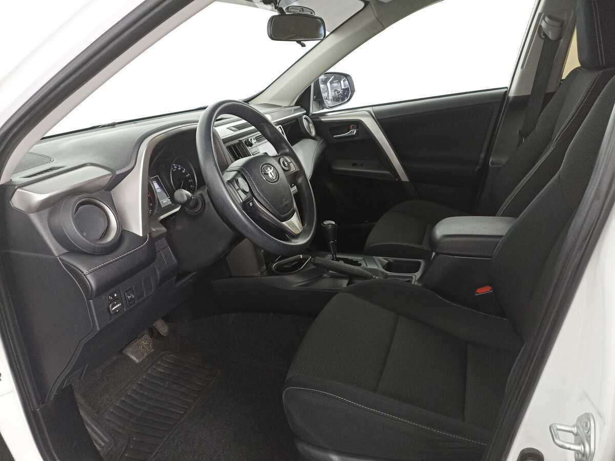 Б/У Тойота Рав4 2017 года. Фото: #10