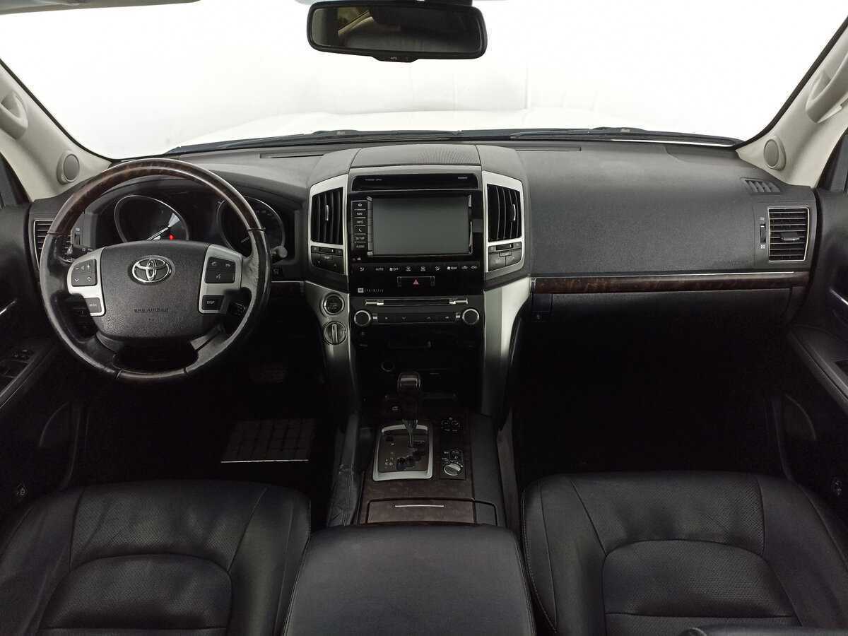 Б/У Тойота Лэнд Крузер 2015 года. Фото: #13