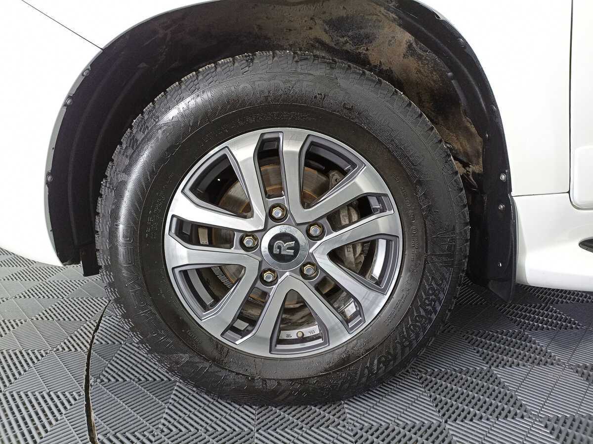 Б/У Тойота Лэнд Крузер 2015 года. Фото: #17