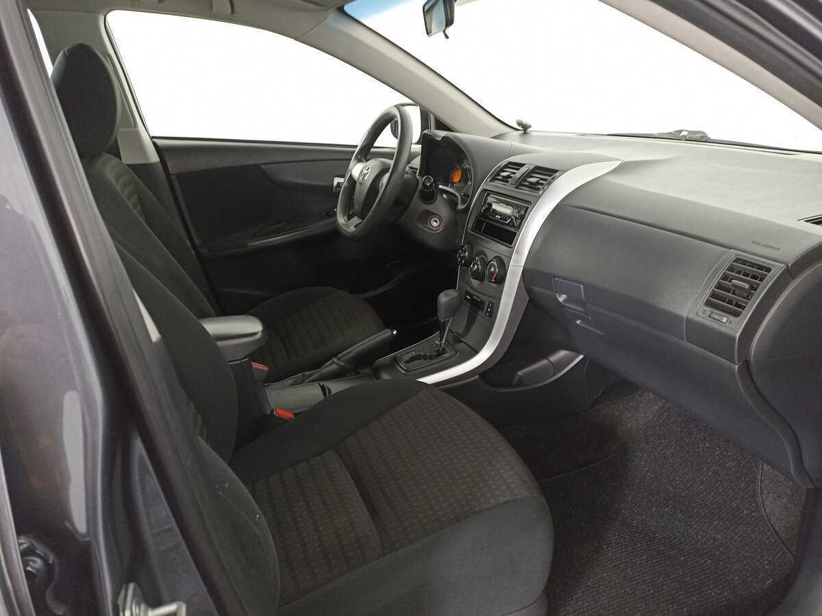 Б/У Тойота Королла 2011 года. Фото: #10