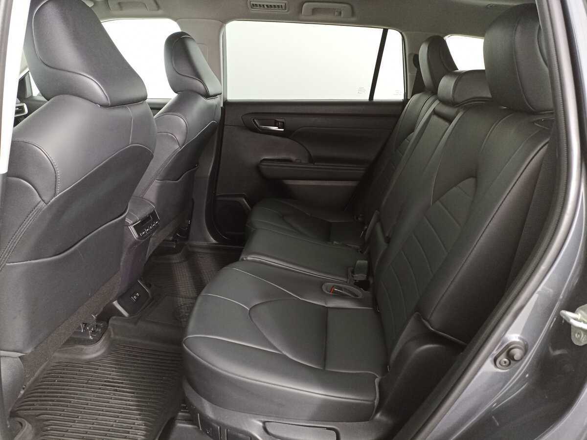 Б/У Тойота Хайлэндер 2020 года. Фото: #11