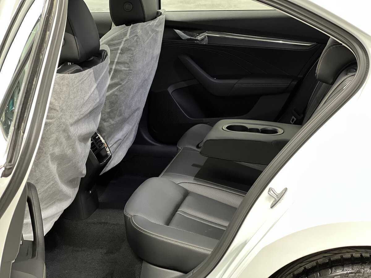 Б/У Шкода Октавия 2024 года. Фото: #11