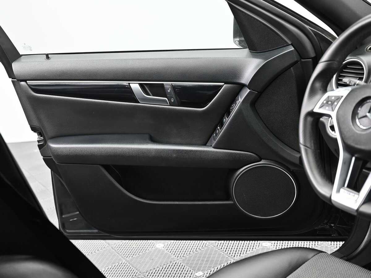 Б/У Мерседес-Бенц Ц-Класс 2011 года. Фото: #5