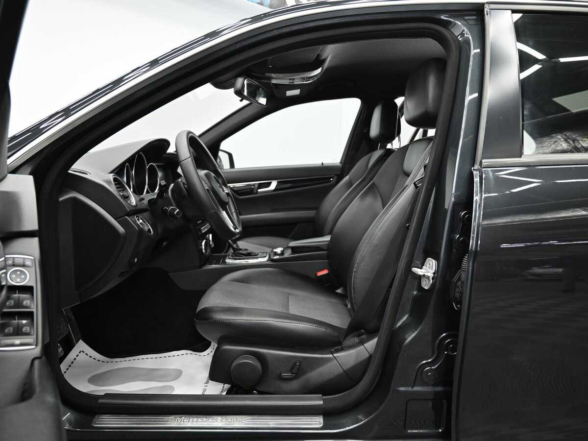 Б/У Мерседес-Бенц Ц-Класс 2011 года. Фото: #6