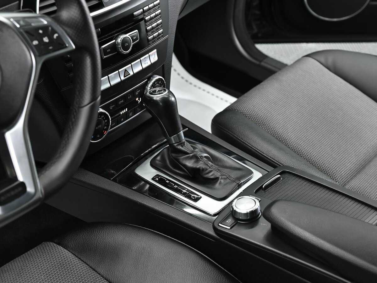 Б/У Мерседес-Бенц Ц-Класс 2011 года. Фото: #9