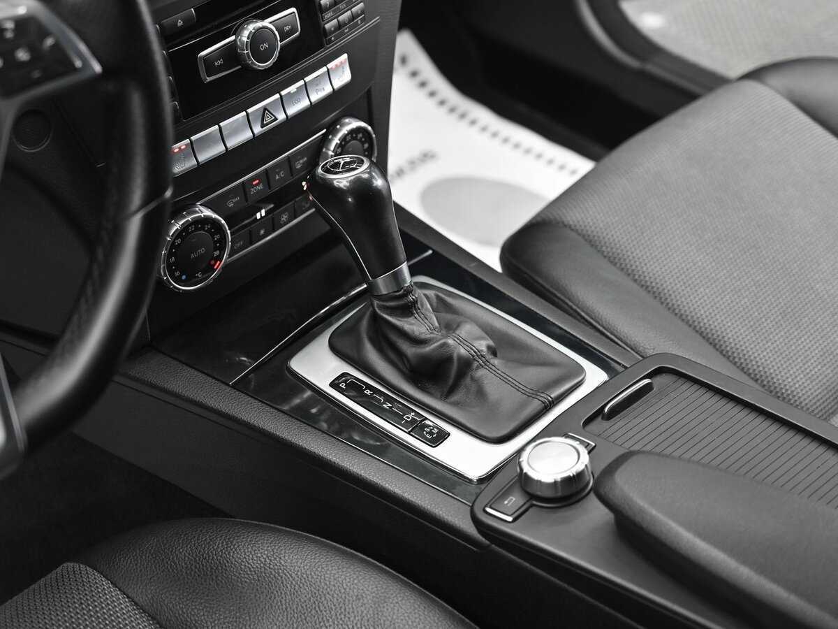 Б/У Мерседес-Бенц Ц-Класс 2012 года. Фото: #10