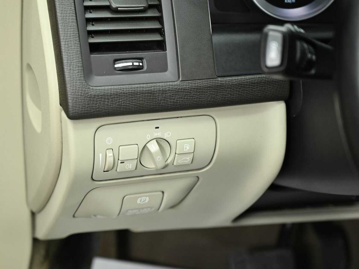 Б/У Вольво ИксЦ60 2011 года. Фото: #9