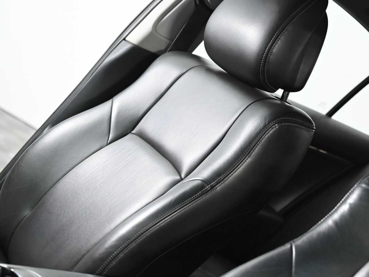 Б/У Тойота Авенсис 2011 года. Фото: #9