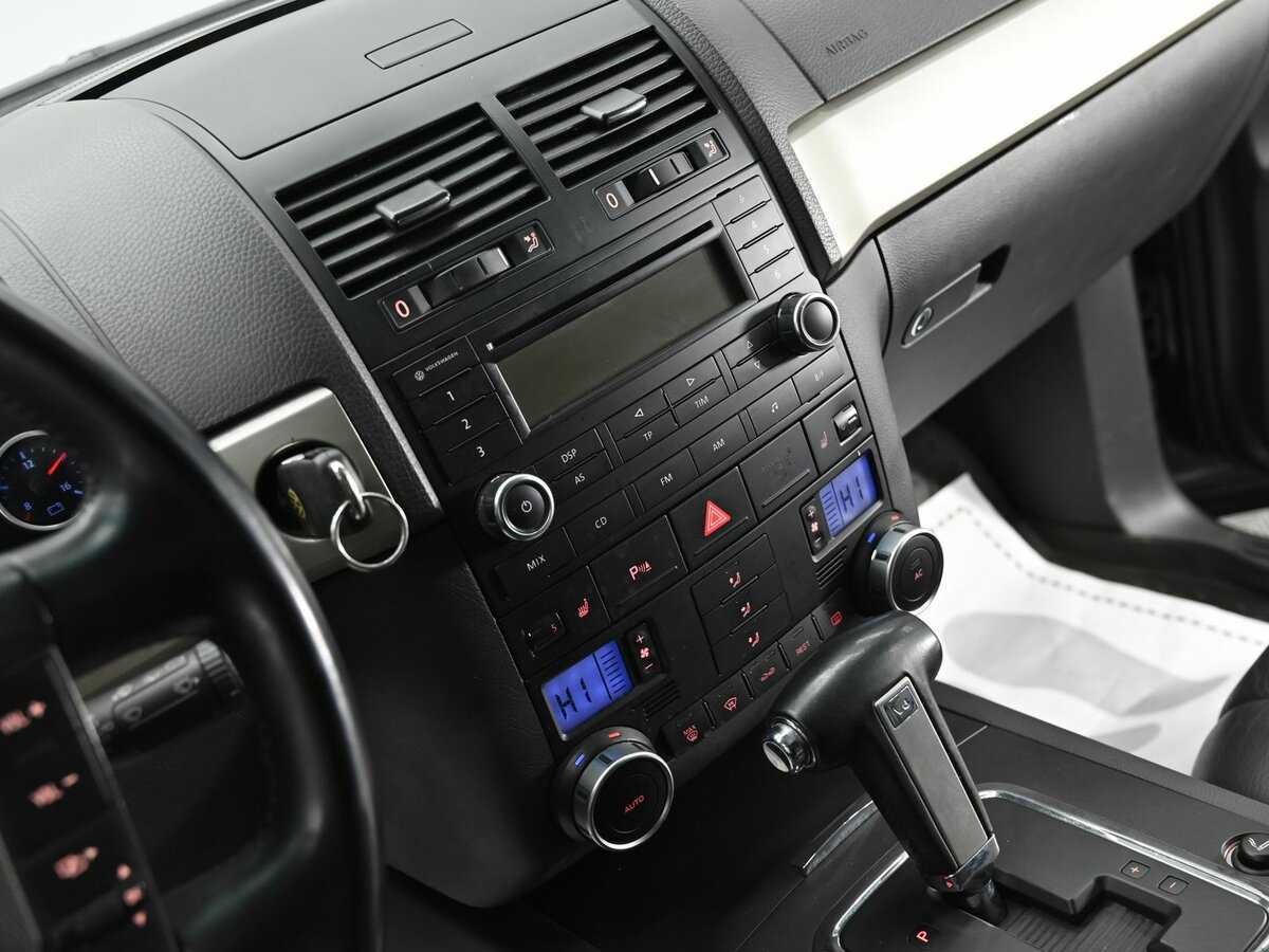 Б/У Фольксваген Туарег 2010 года. Фото: #10