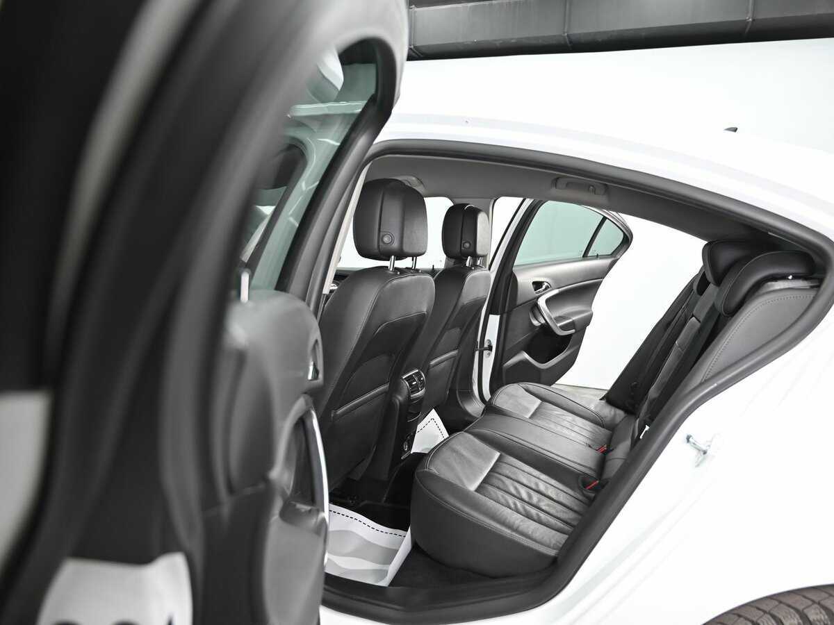 Б/У Опель Инсигния 2014 года. Фото: #16