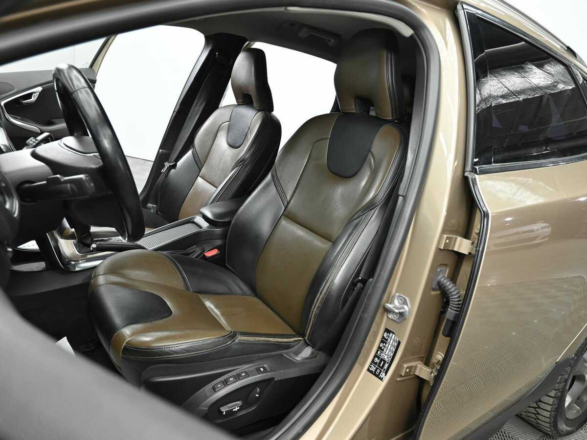 Б/У Вольво V40 2014 года. Фото: #5