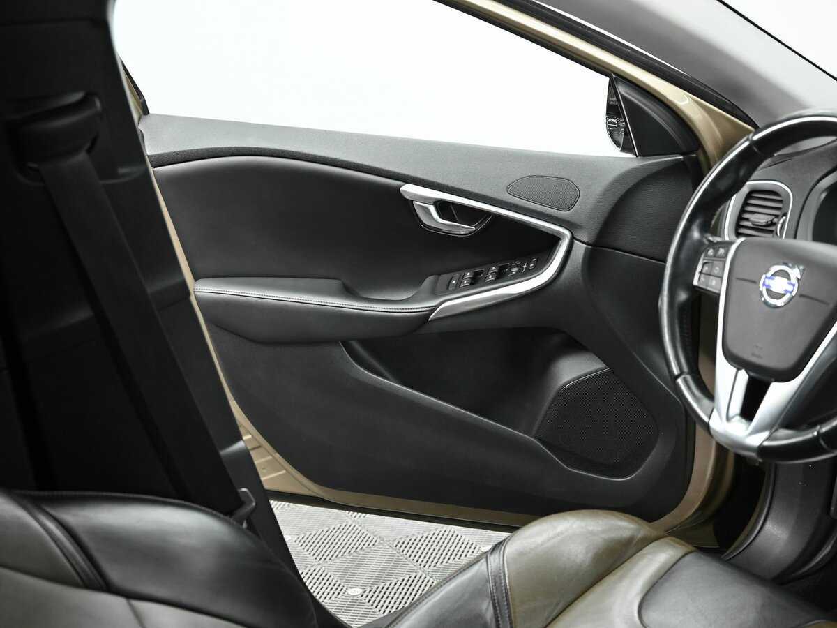 Б/У Вольво V40 2014 года. Фото: #7