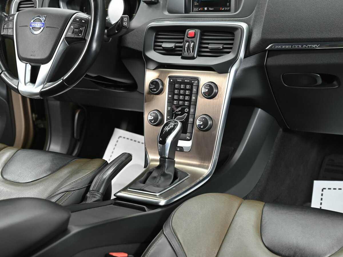 Б/У Вольво V40 2014 года. Фото: #9