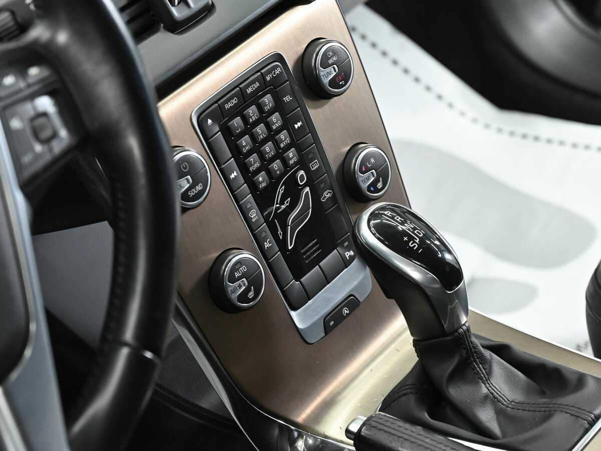 Б/У Вольво V40 2014 года. Фото: #11