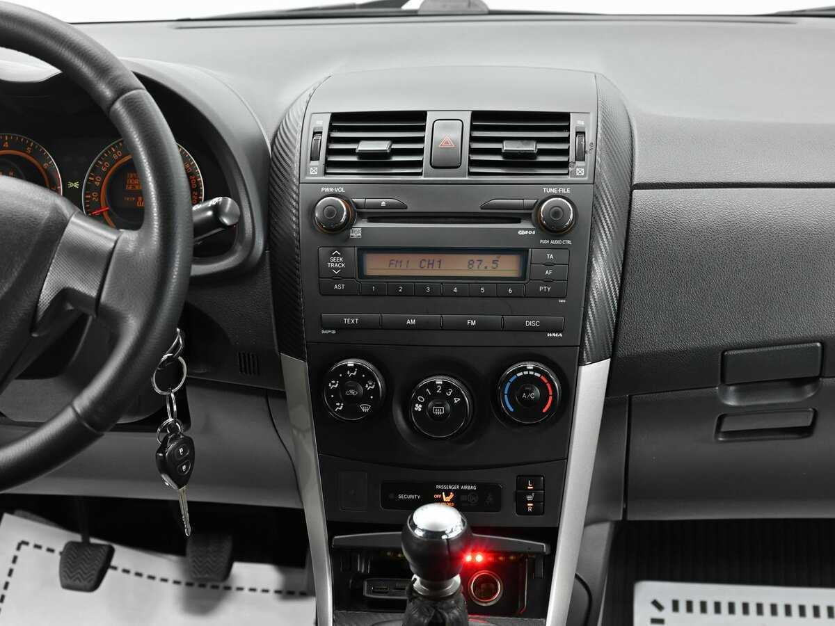 Б/У Тойота Королла 2010 года. Фото: #9