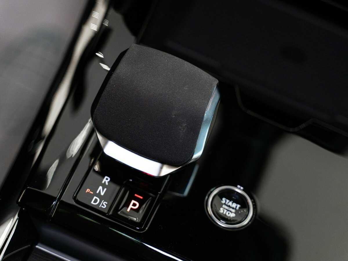 Б/У Лэнд Ровер Рэнж Ровер Спорт 2024 года. Фото: #13