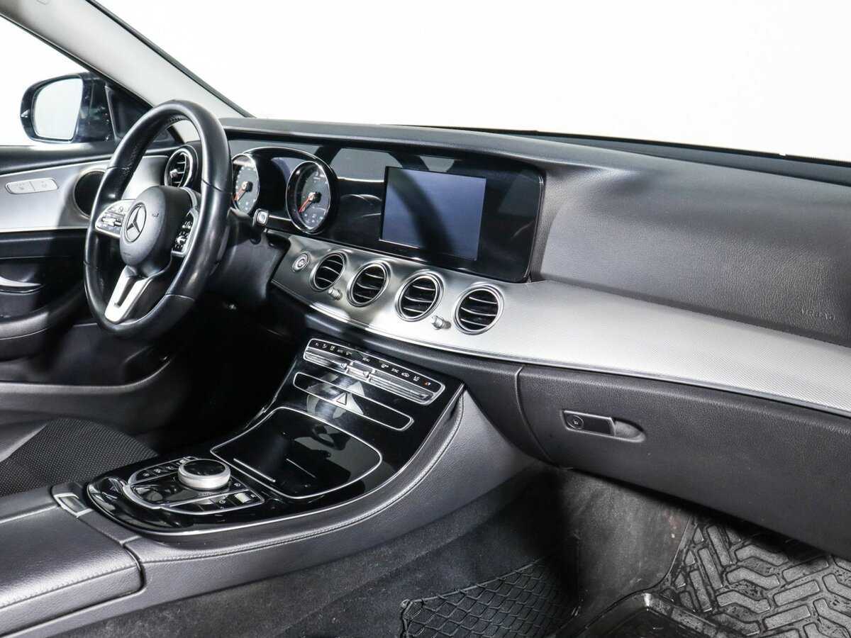 Б/У Мерседес-Бенц Е-Класс 2020 года. Фото: #3