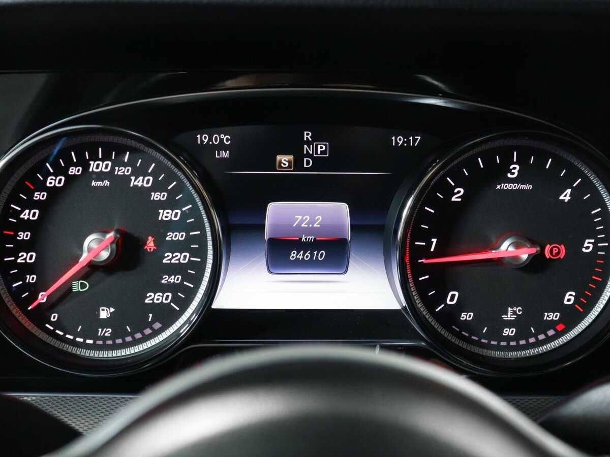 Б/У Мерседес-Бенц Е-Класс 2020 года. Фото: #5