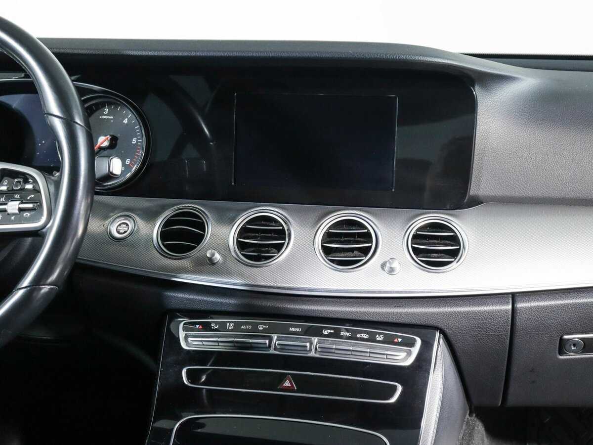 Б/У Мерседес-Бенц Е-Класс 2020 года. Фото: #7