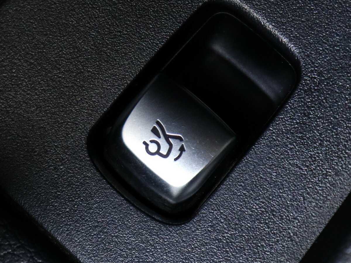 Б/У Мерседес-Бенц Е-Класс 2020 года. Фото: #10