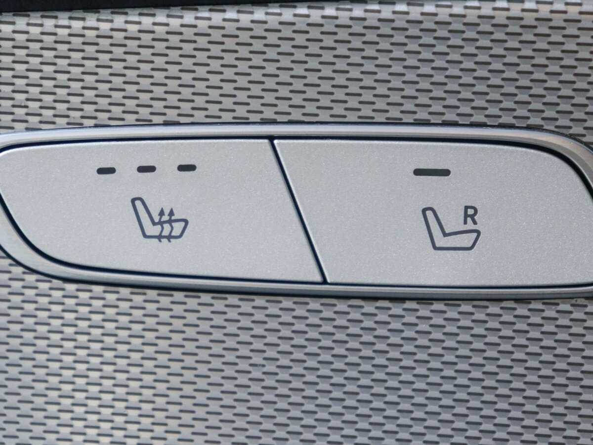 Б/У Мерседес-Бенц Е-Класс 2020 года. Фото: #18