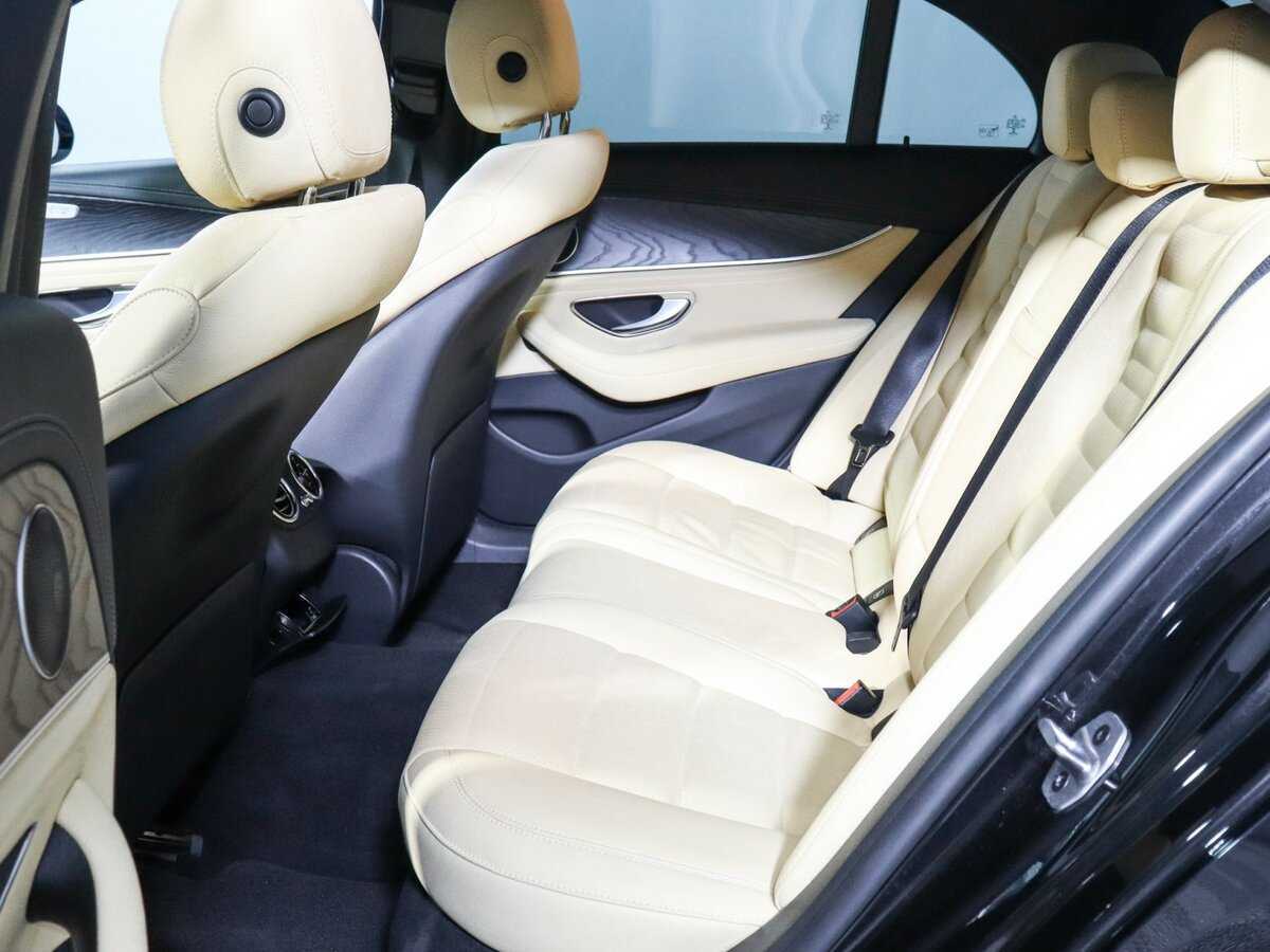 Б/У Мерседес-Бенц Е-Класс 2020 года. Фото: #4