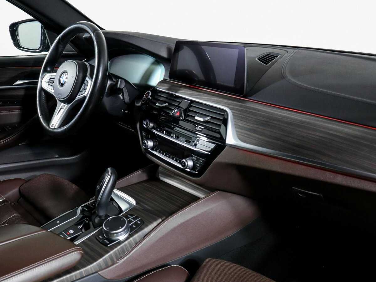 Б/У БМВ 5 серии 2018 года. Фото: #8