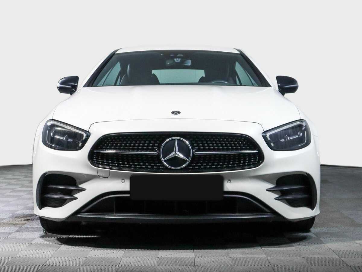 Б/У Мерседес-Бенц Е-Класс 2020 года. Фото: #1