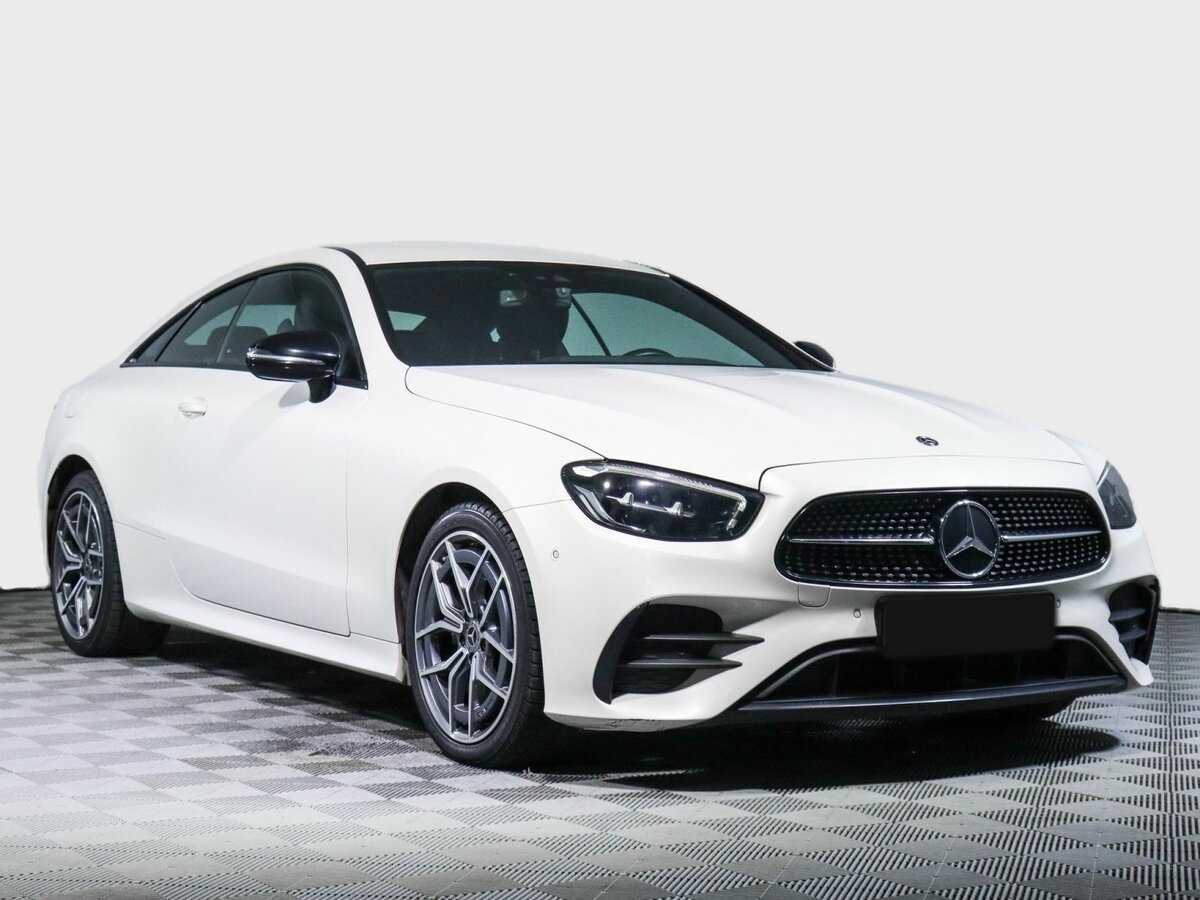 Б/У Мерседес-Бенц Е-Класс 2020 года. Фото: #2