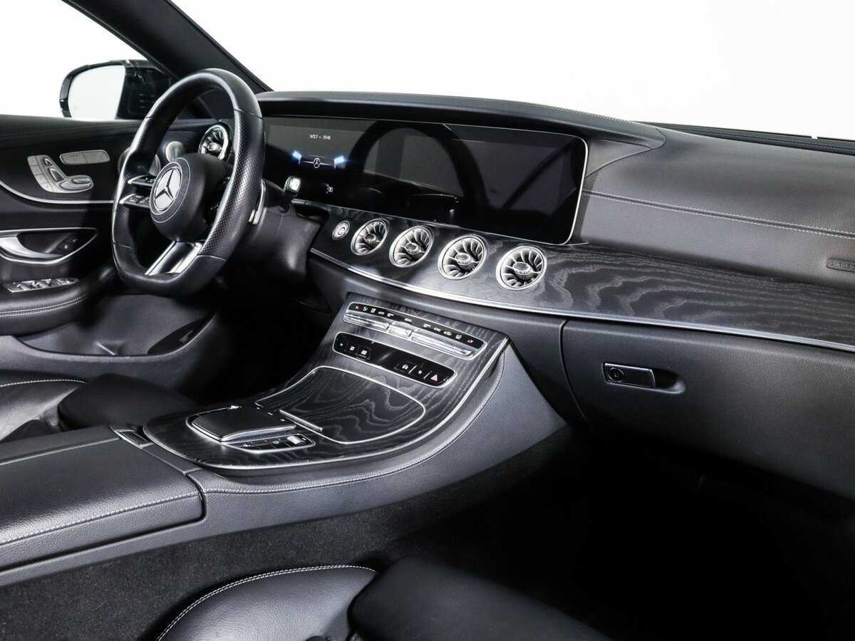 Б/У Мерседес-Бенц Е-Класс 2020 года. Фото: #8