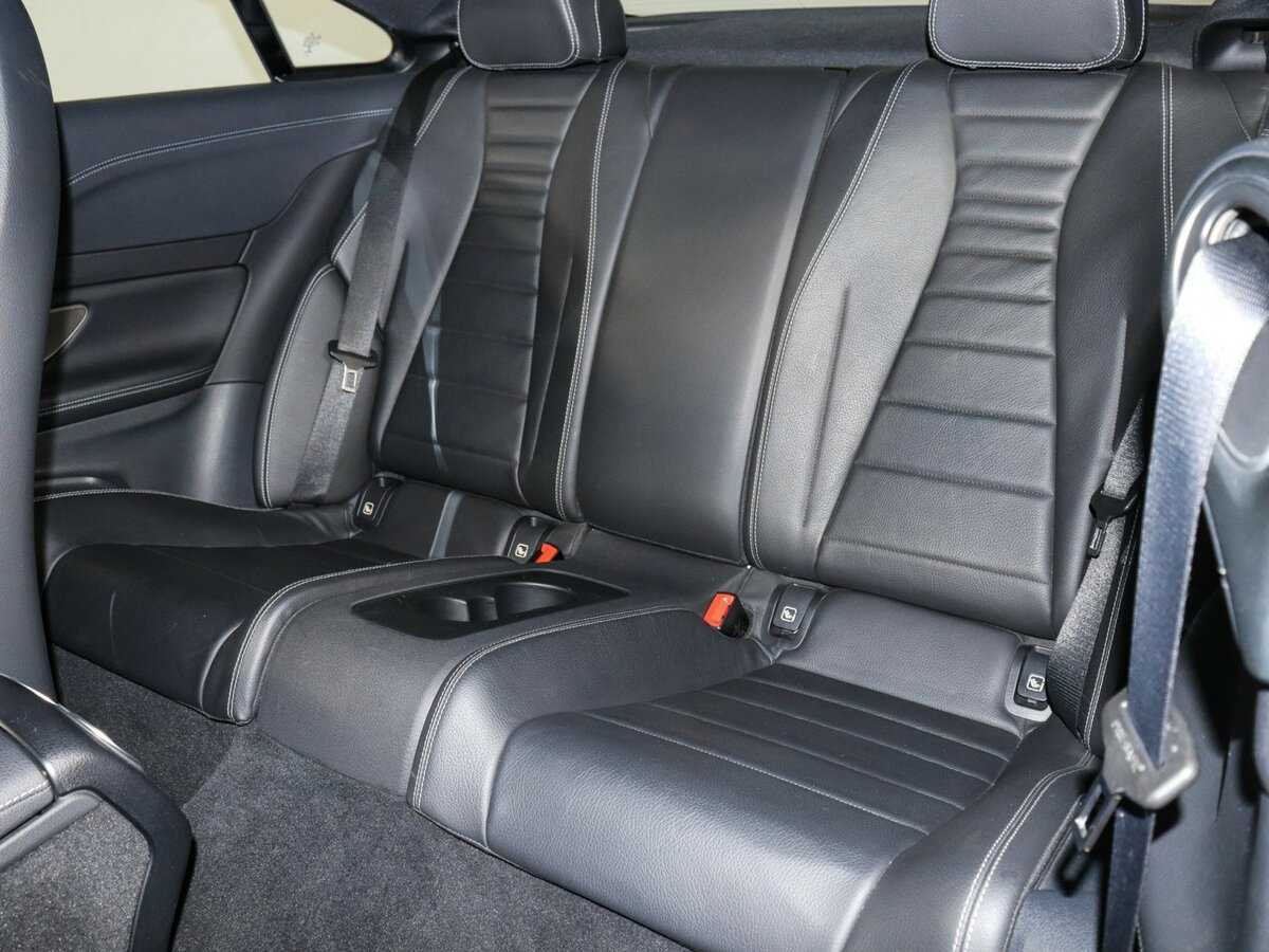 Б/У Мерседес-Бенц Е-Класс 2020 года. Фото: #9