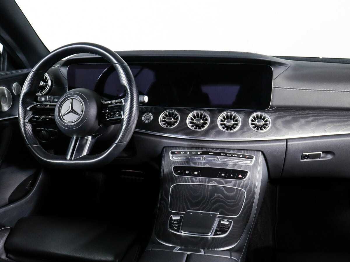 Б/У Мерседес-Бенц Е-Класс 2020 года. Фото: #11