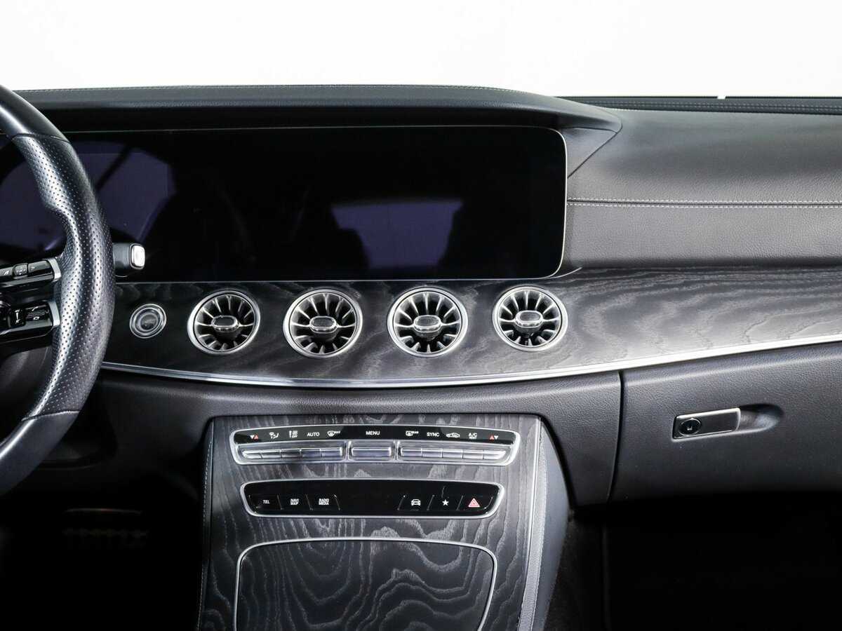 Б/У Мерседес-Бенц Е-Класс 2020 года. Фото: #12