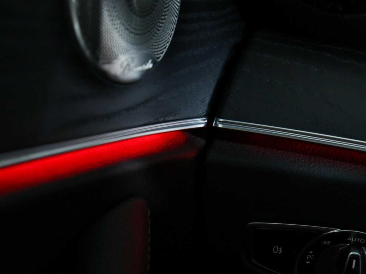 Б/У Мерседес-Бенц Е-Класс 2020 года. Фото: #21