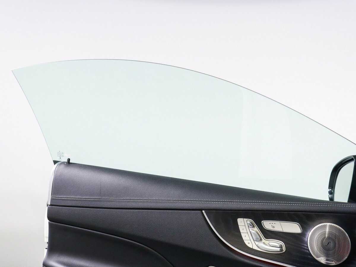 Б/У Мерседес-Бенц Е-Класс 2020 года. Фото: #31