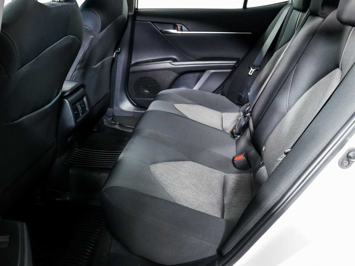 Б/У Тойота Камри 2021 года. Фото: #9